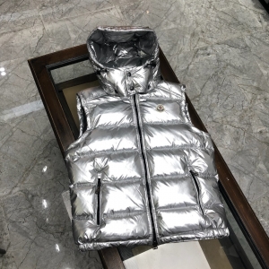 Moncler年度重磅背心羽绒马甲