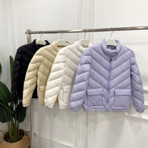 moncler经典款立领v型 轻薄款