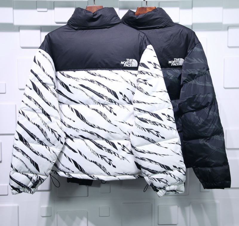 ED5F 斑马 TNF “ZebraLogoPattern”斑马羽绒服 两色 黑色-白色 尺码 S M L XL(图11)