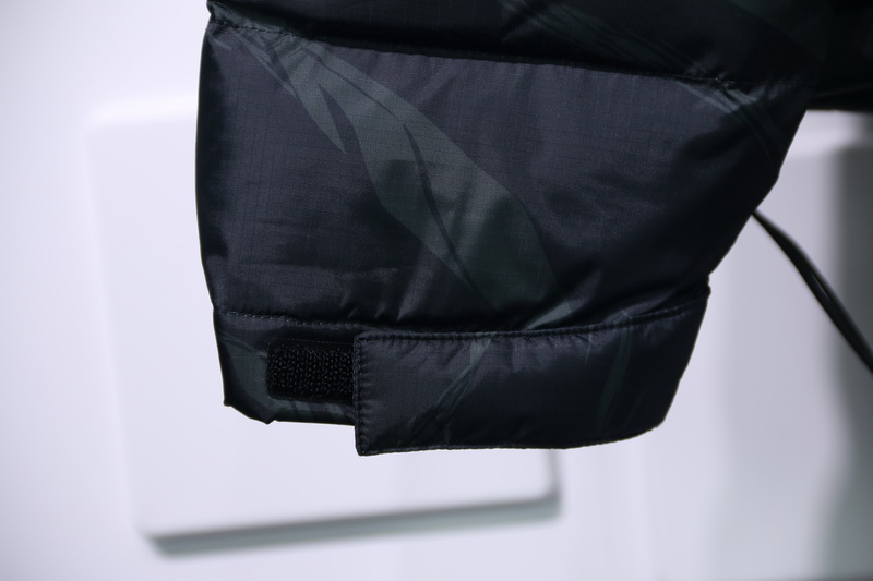 ED5F 斑马 TNF “ZebraLogoPattern”斑马羽绒服 两色 黑色-白色 尺码 S M L XL(图28)